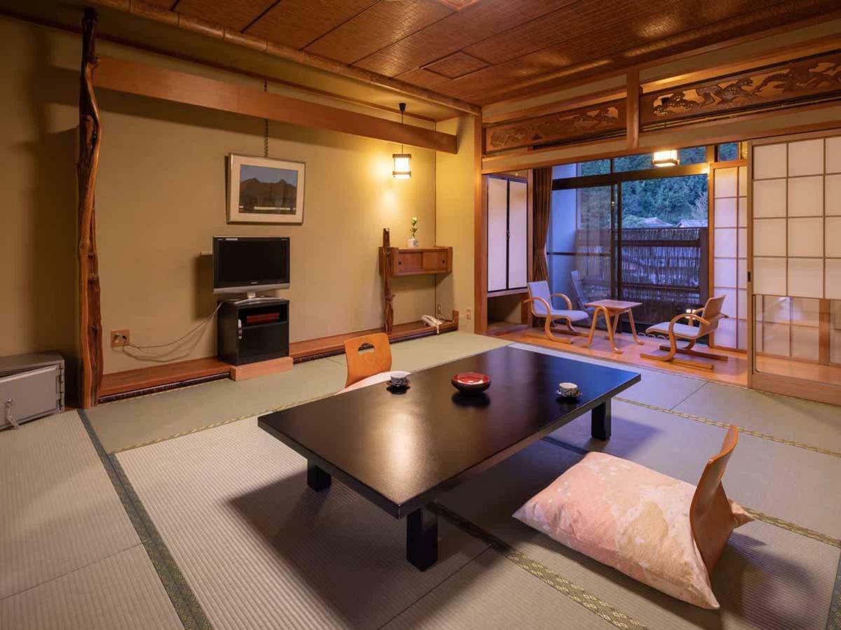 Yumoto Sakakibarakan Tsu Exterior photo